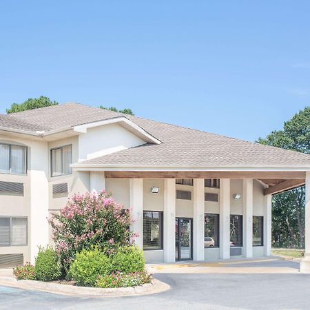 Days Inn & Suites By Wyndham Brinkley Buitenkant foto