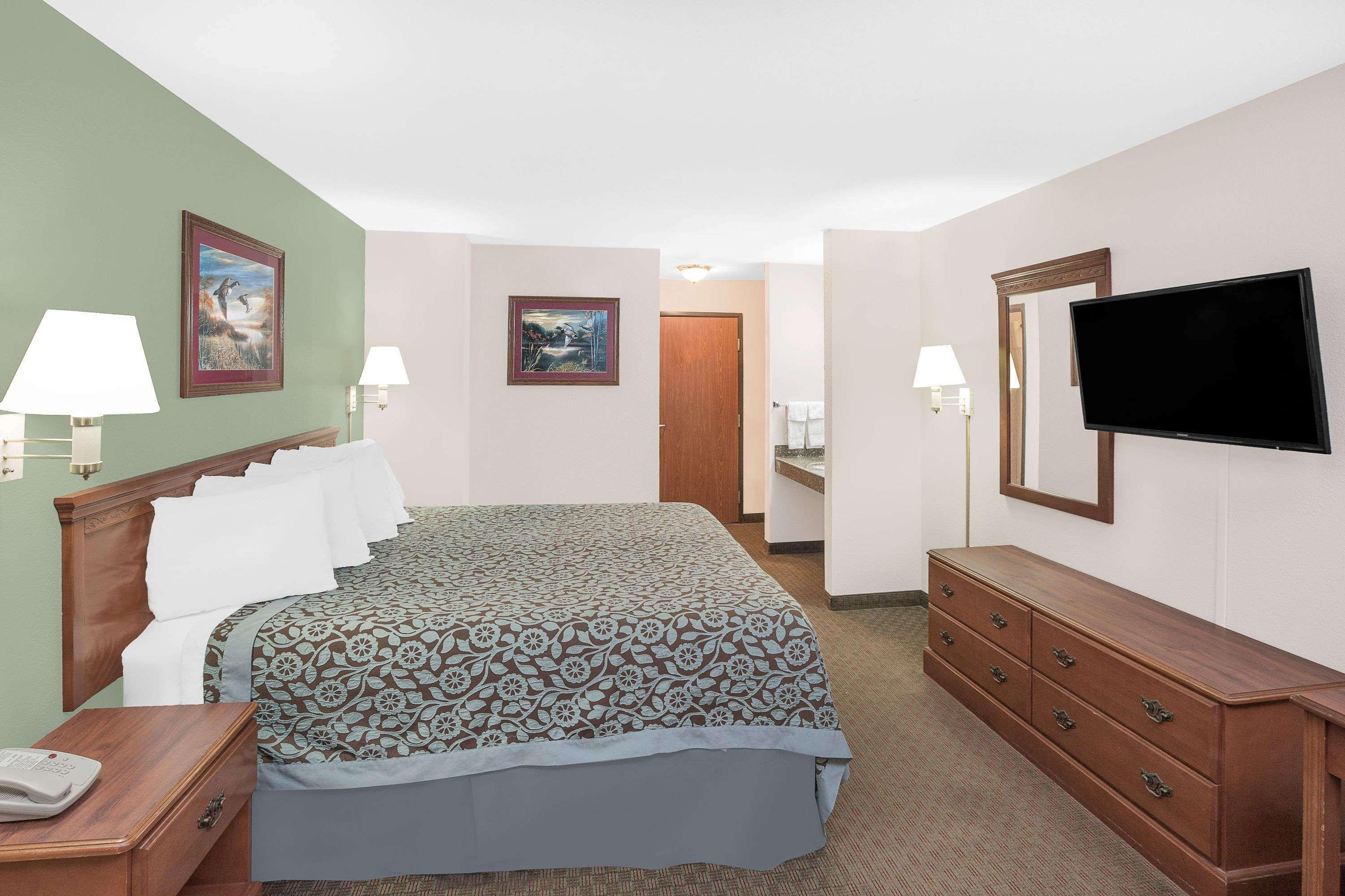 Days Inn & Suites By Wyndham Brinkley Buitenkant foto